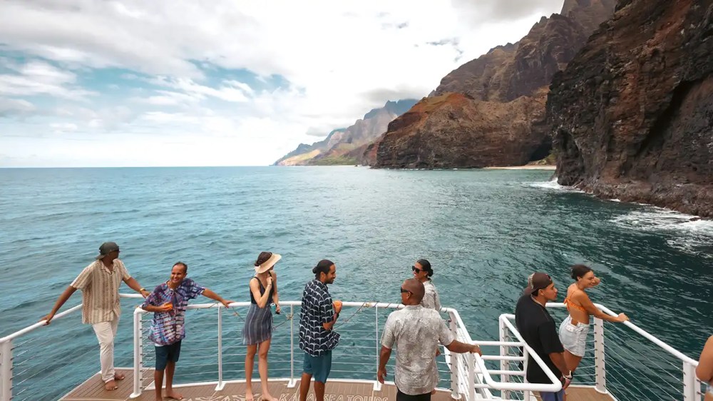 Explore the beauty of the Na Pali Coast by boat, Kauai Sea Tours